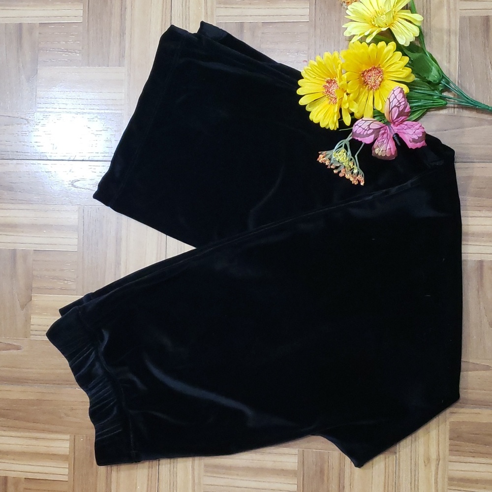 BURCH HILL velvet black pull-on comfy's